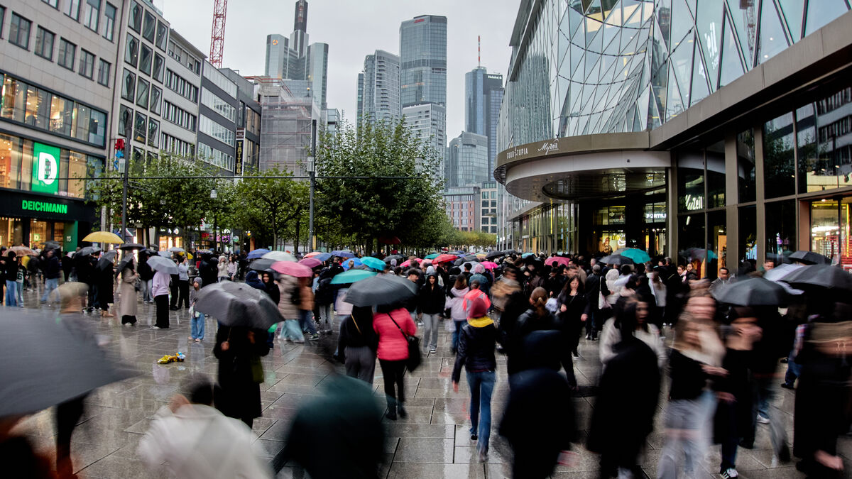 Eurozone inflation nears target