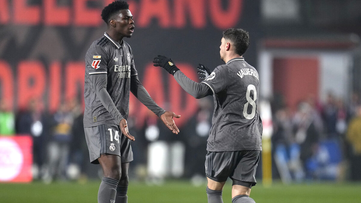 Real Madrid's Federico Valverde and