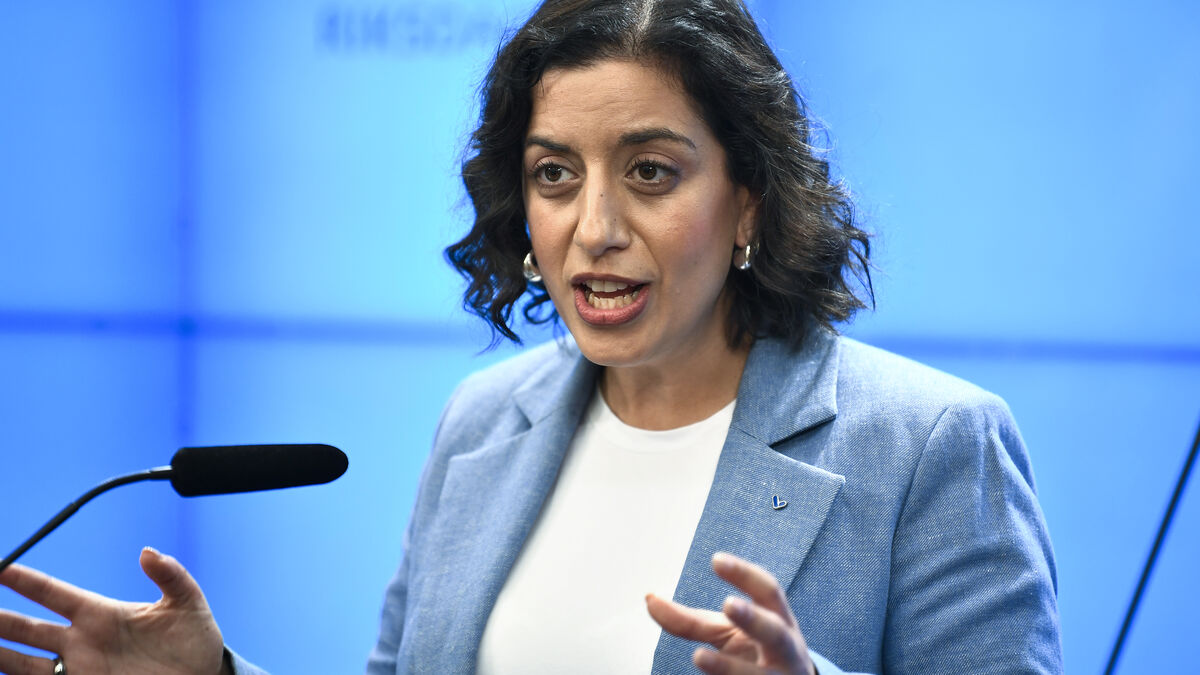 Random Sampling Business Liberals near parliamentary threshold in new poll as Social Democrats ...