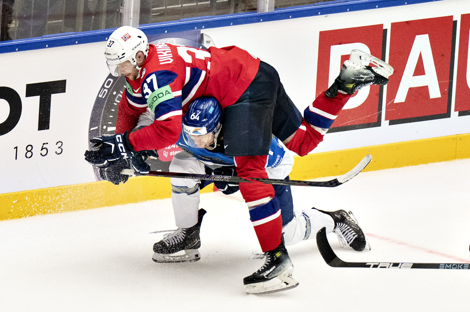 Ice Hockey World Championship Game Halted by Ice Hole in Denmark