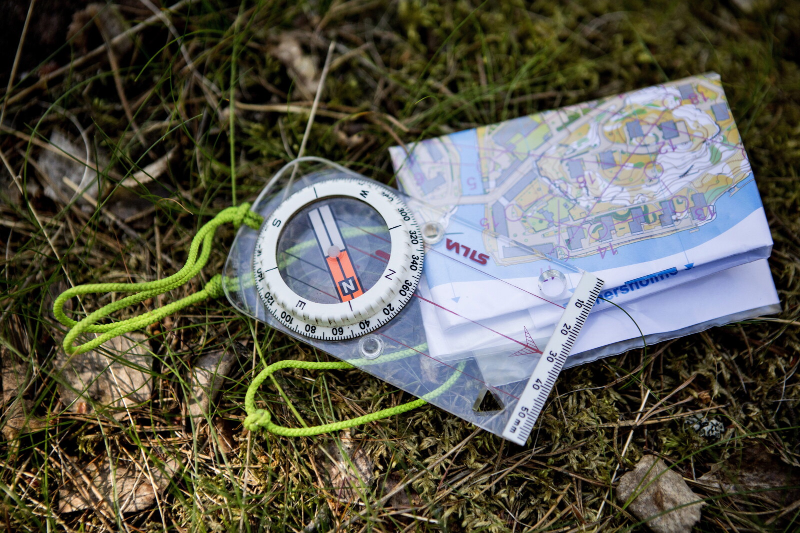 O-ringen to Collect Compasses for