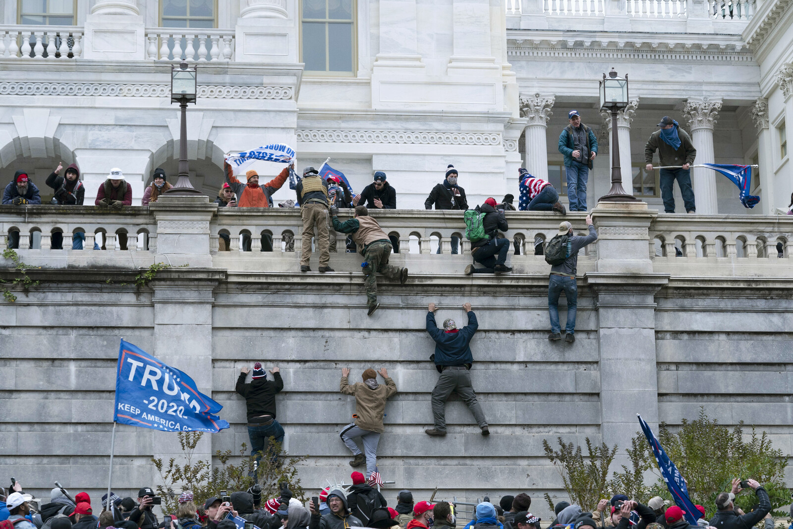Vance: Violent Congress Stormers Should