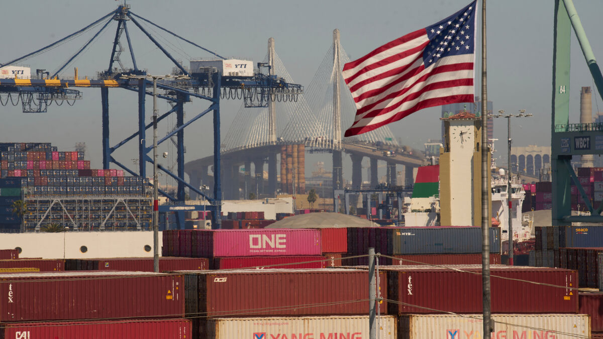 US trade deficit widens to $77.6 billion in May as imports rise, exports fall