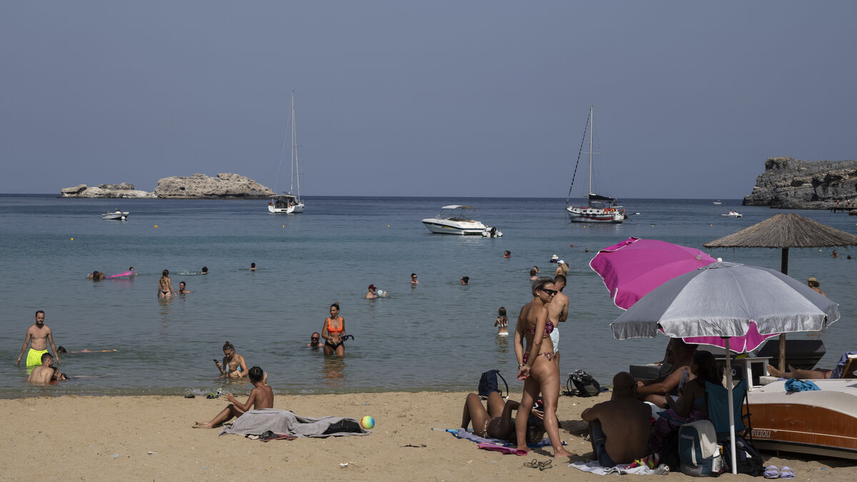 Stock market rush drains Swedes' travel funds