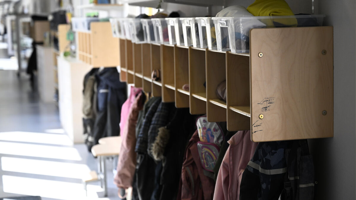 Preschool teacher who taped students'