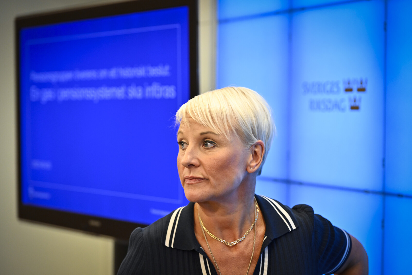 Minister Criticizes SJ Chairman's Age Remark on CEO Firing