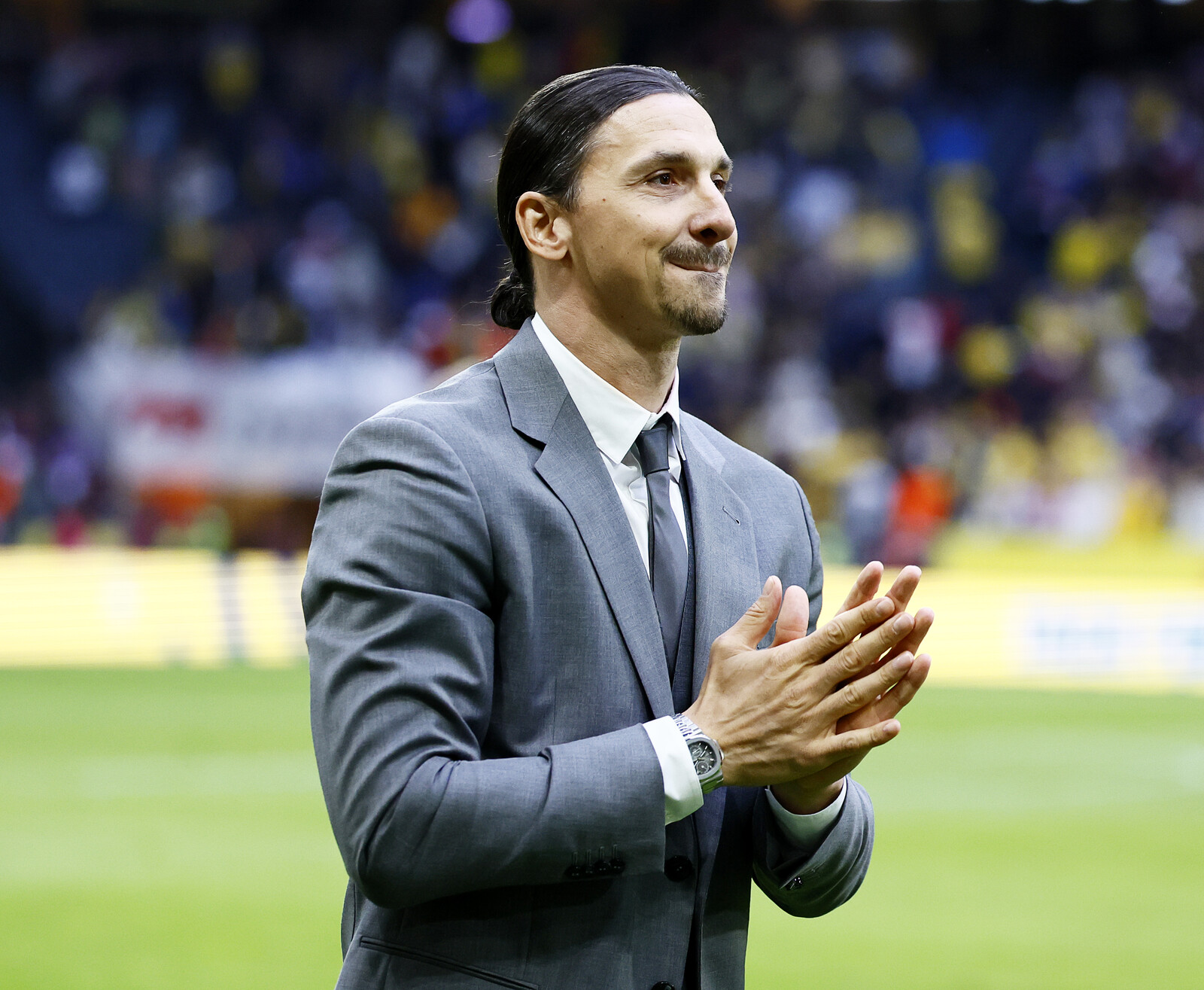 Zlatan Ibrahimovic Celebrates Khamzat Chimaev's UFC Title Victory