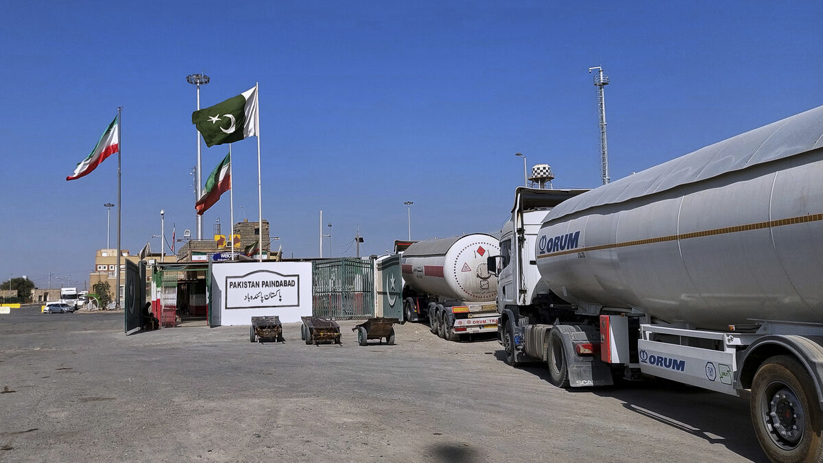 Some calls have reached out from Iran amid near-total internet and telephone blackout