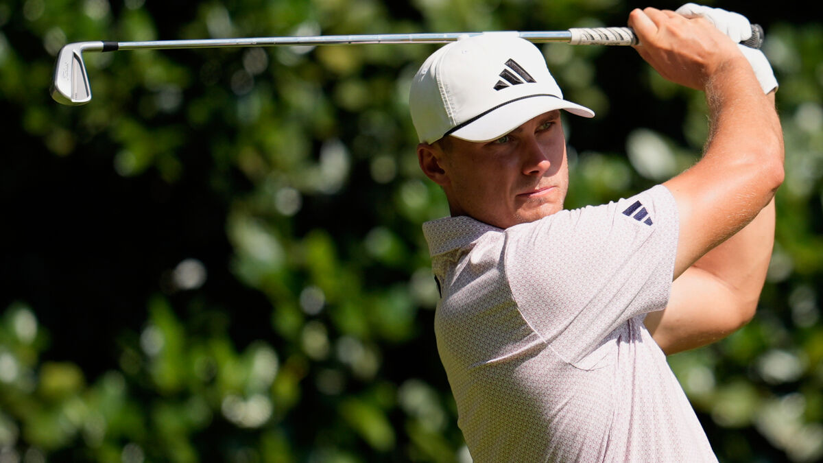 Ludvig Åberg finishes tied for fourth in PGA Tour final after tough final round