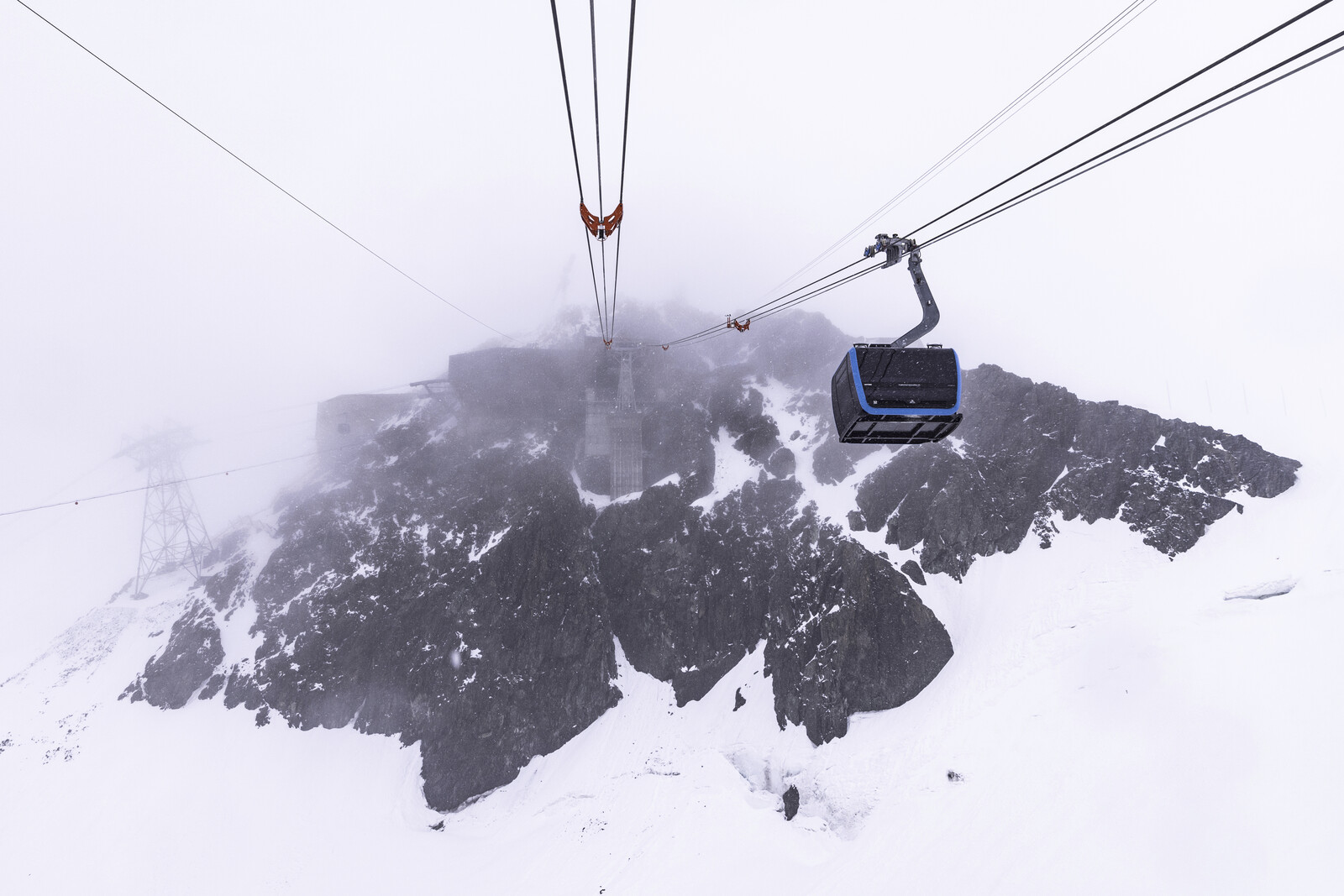 Five Skiers Found Dead on