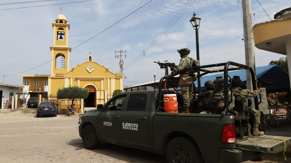 Eleven dead in military operation