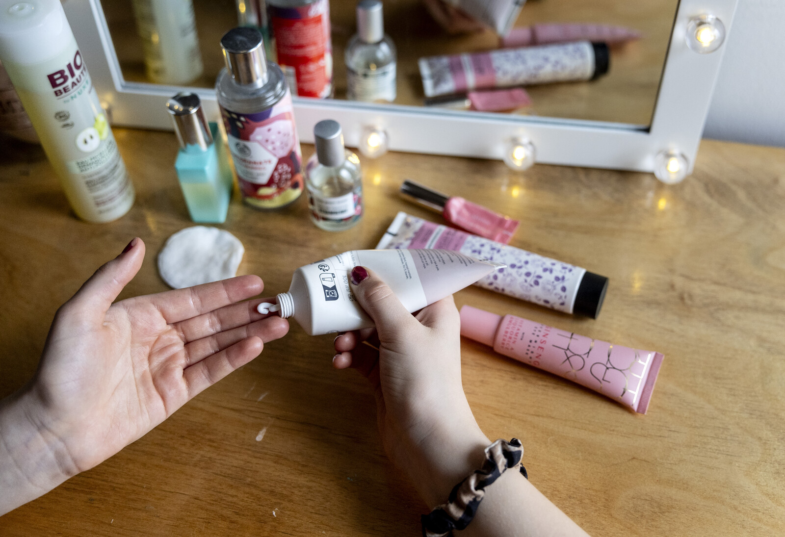 Wants to Ban Makeup Ads to Children