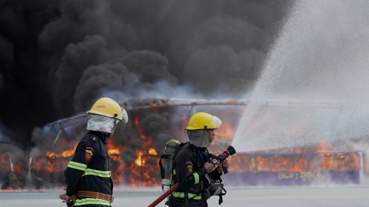 Drug bonfire in Myanmar: 50