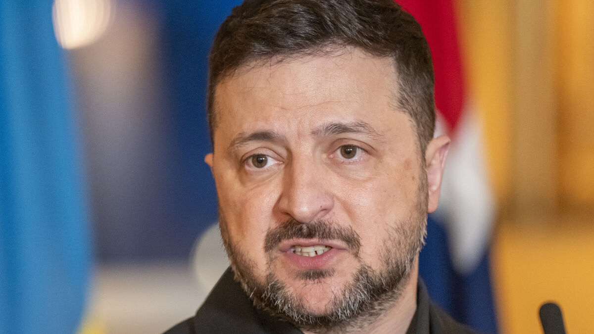 Zelensky warns of Russian offensive