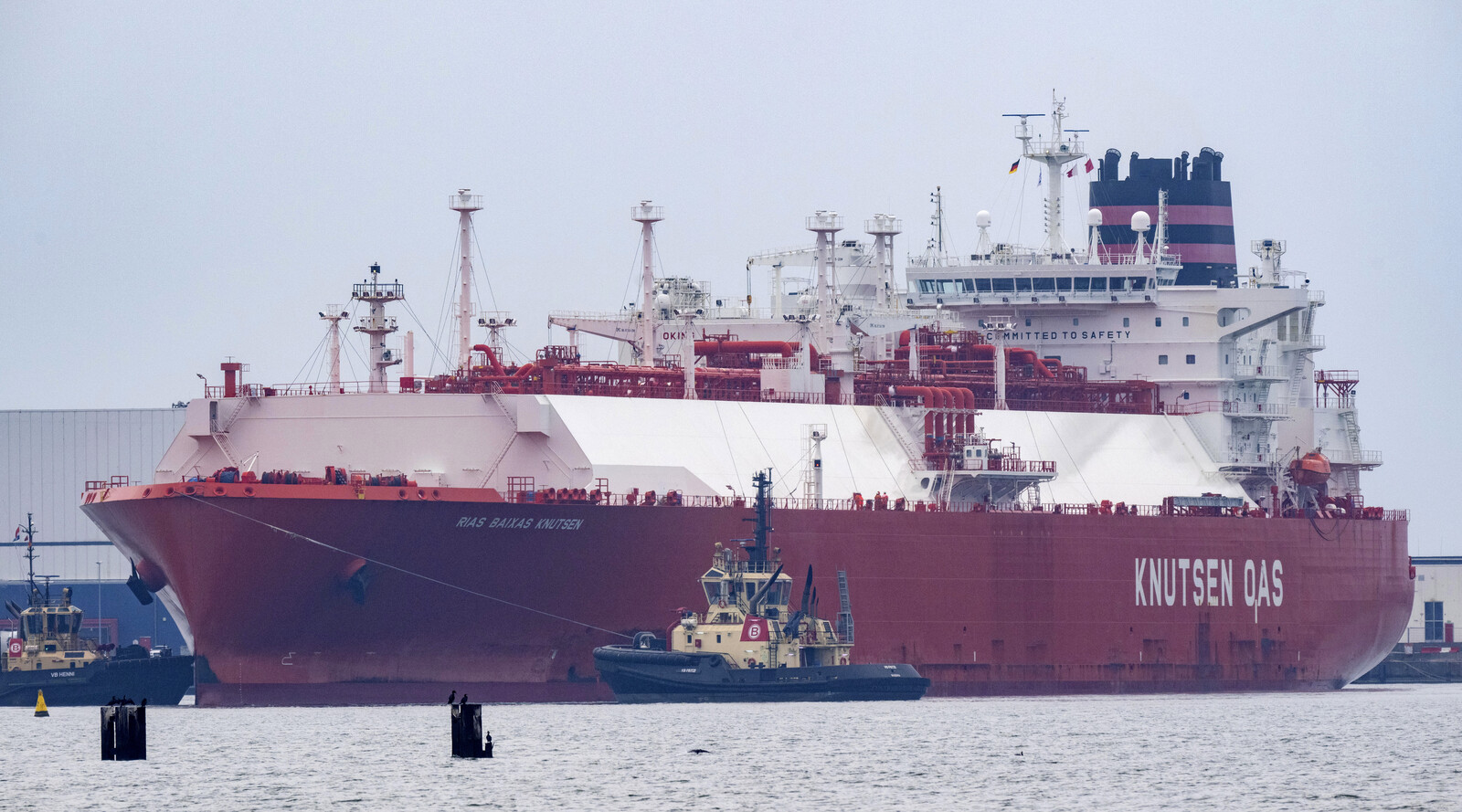 European gas prices fall