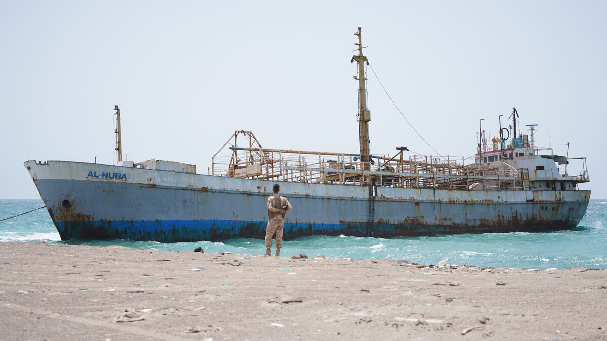 Houthis plan fees for ships