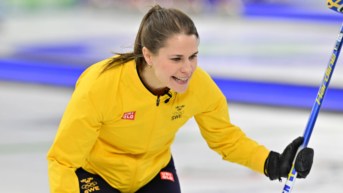 Swedish women's curling team continues