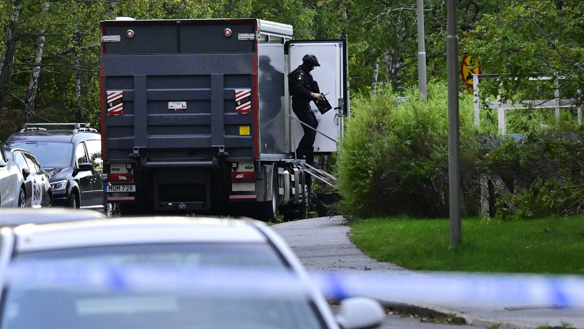 Suspected Hazardous Objects Found in Stockholm Residential Area