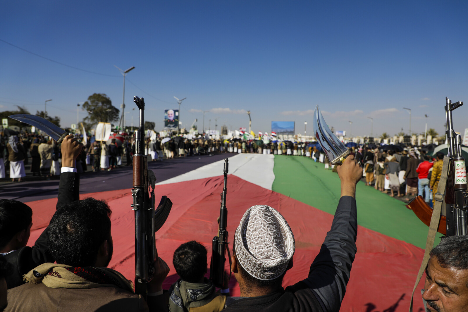 Houthis: Pausing Attacks During the