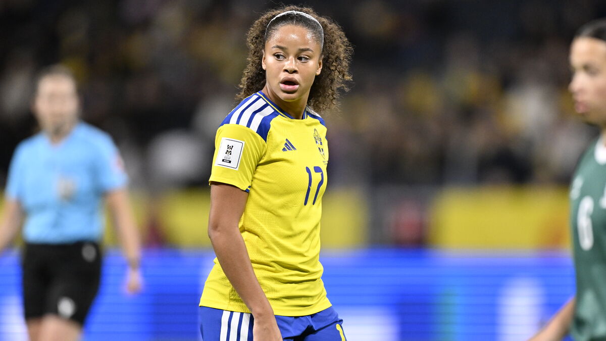 Sweden’s Felicia Schröder and coaches