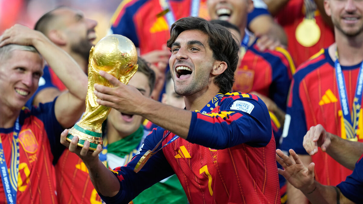 World Cup hero Ferran Torres leaves Barcelona for PSG