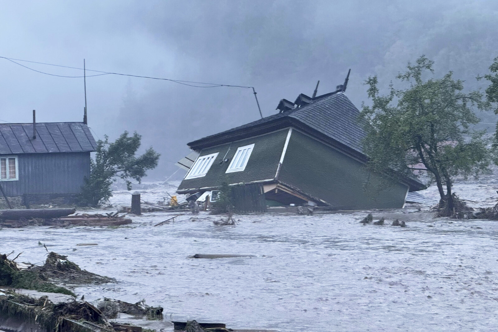 Three Dead, Hundreds Evacuated in