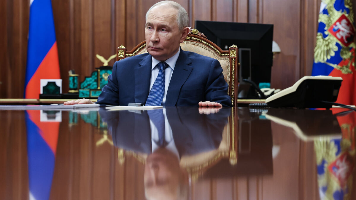 Putin's difficult position - three signs of the crisis
