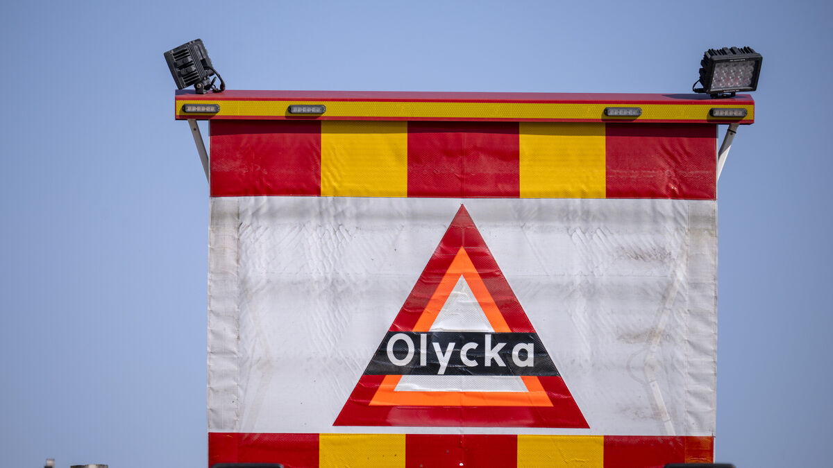 Serious traffic accidents on slippery roads, several taken to hospital