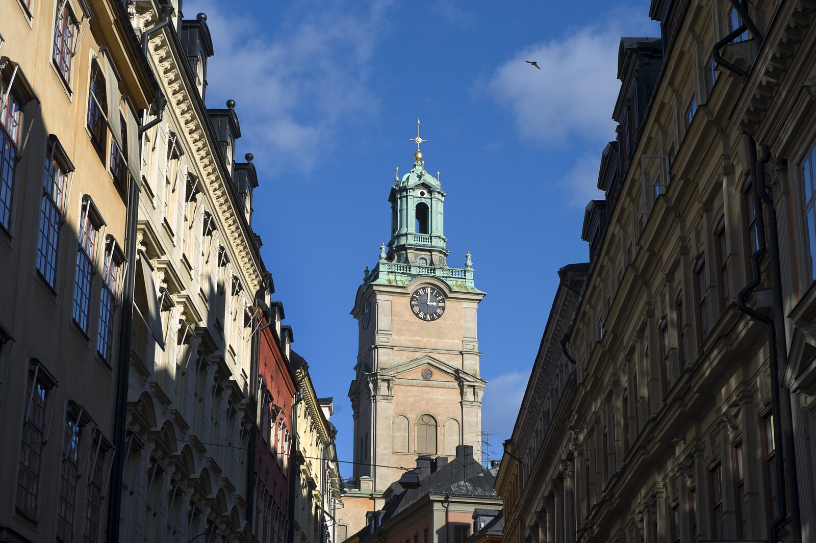 Bishop urges prayer against bombings