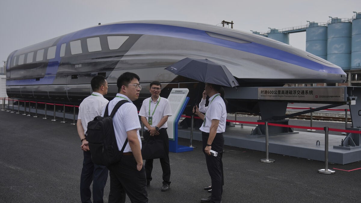China’s latest maglev train reaches 800 km/h in 5.3 seconds