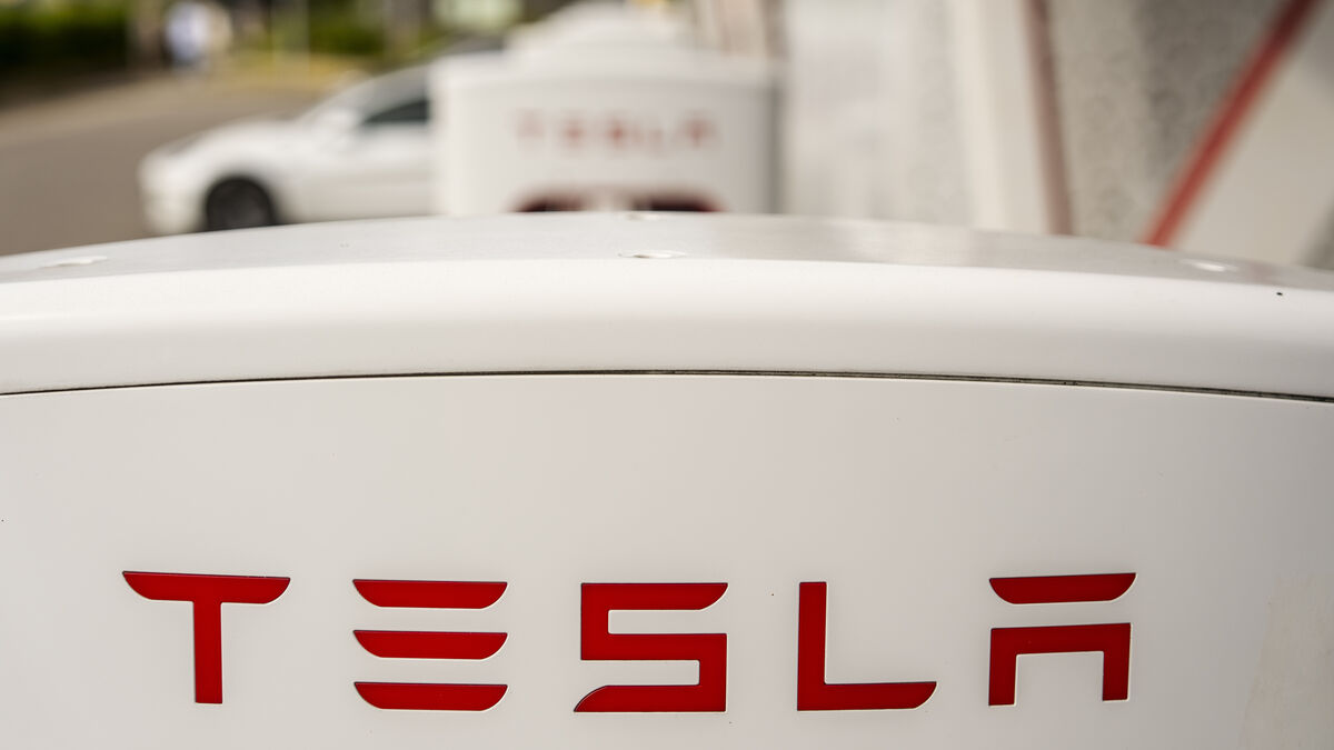 Tesla reports weaker-than-expected profit, shares fall in after-hours trading