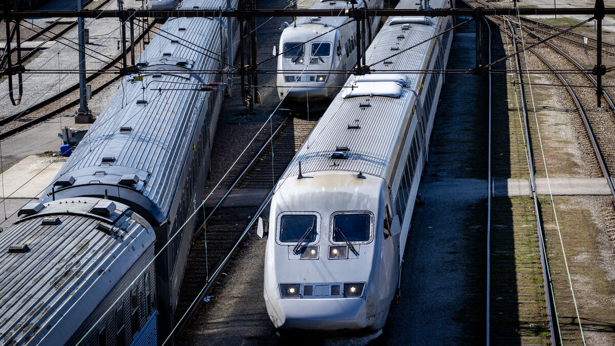 Train traffic back on track