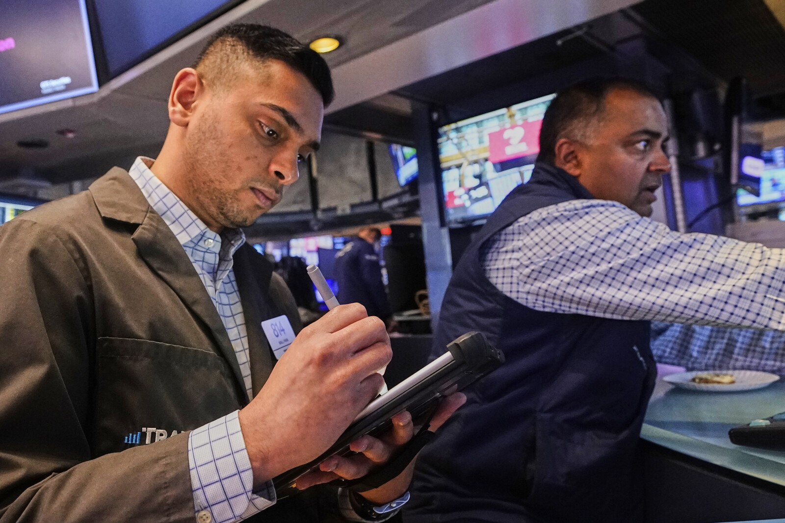 Weakening Dollar: Key Considerations for Investors