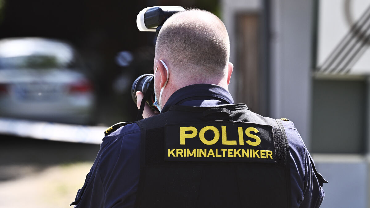 Man in his 60s arrested for three attempted murders in Älvsjö
