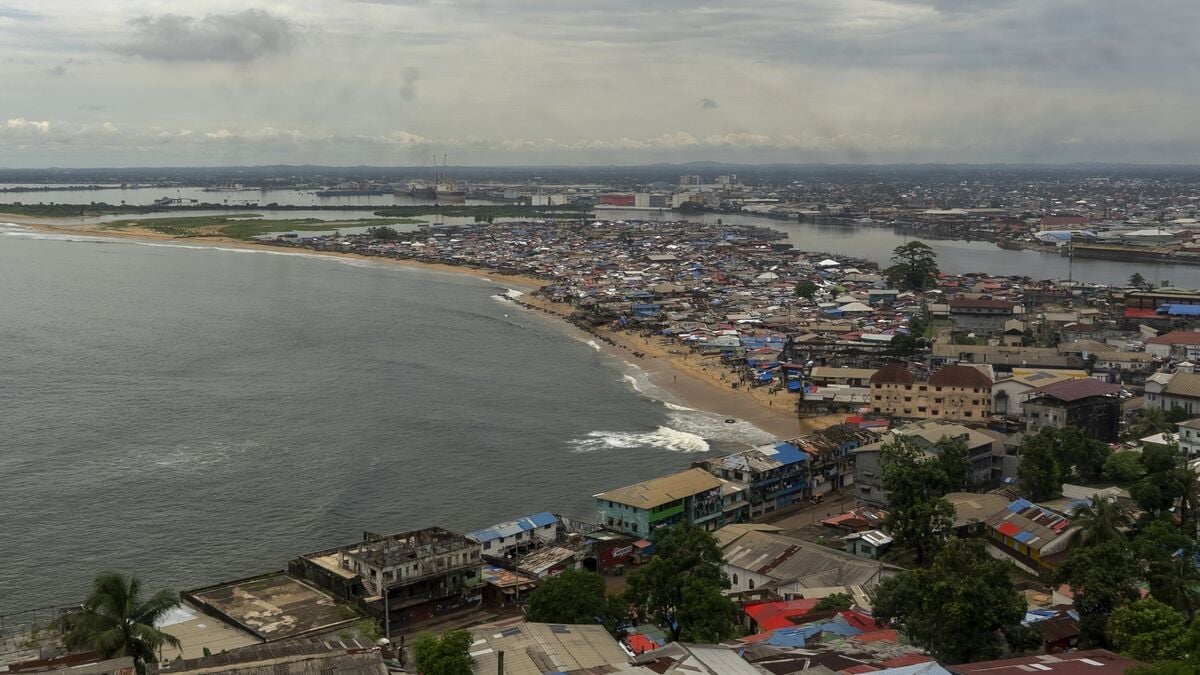 Liberia agrees to take in up to 1,200 deported migrants from US
