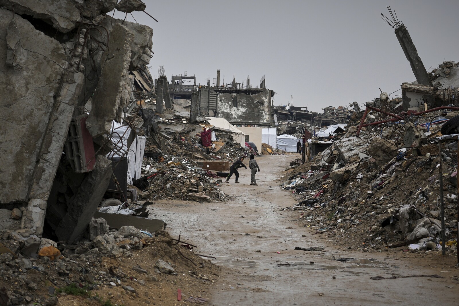 Israel cuts off electricity supply