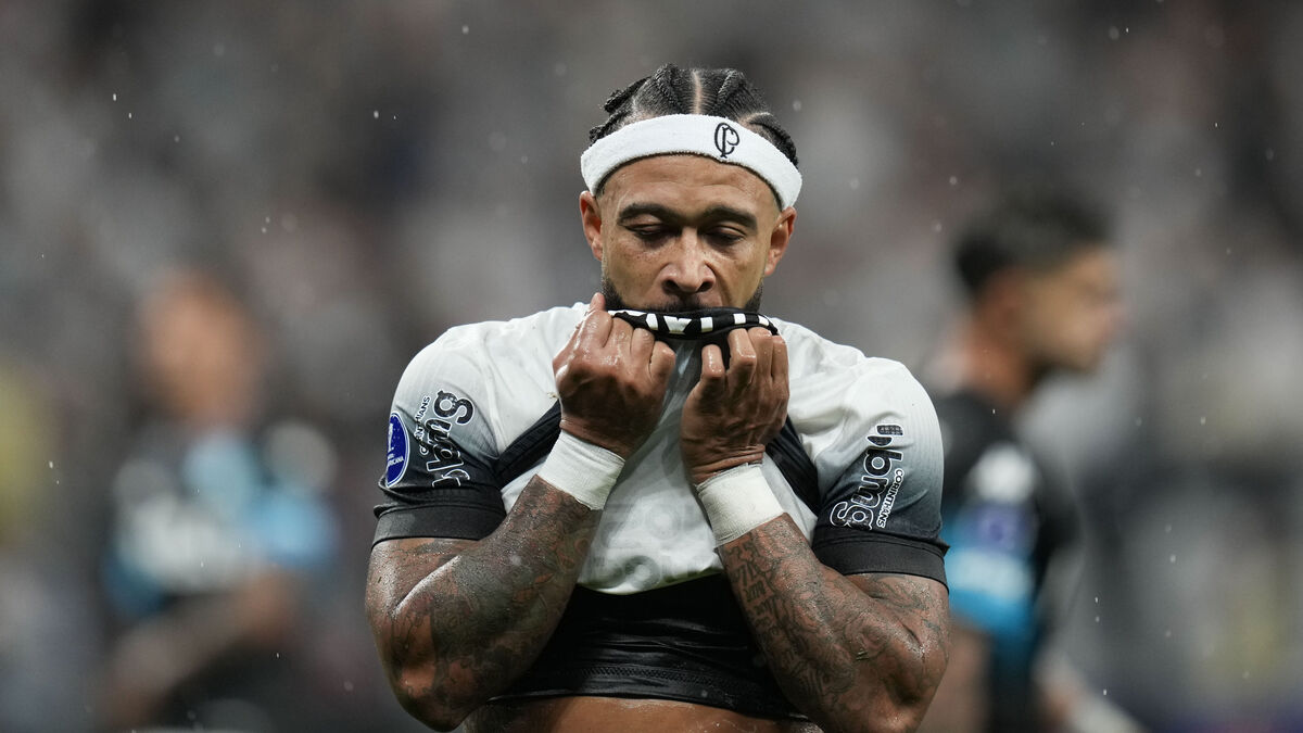 Memphis Depay rips Corinthians after