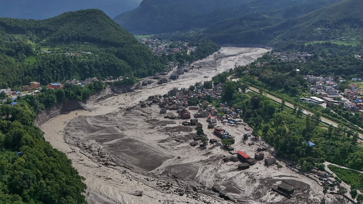 USGS Says Glacier Collapse Triggered