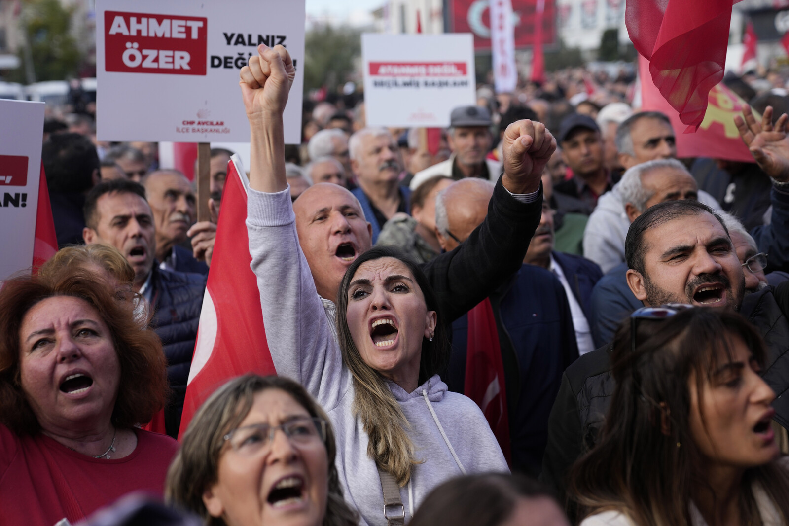 Multiple arrests since mayors were fired in Turkey