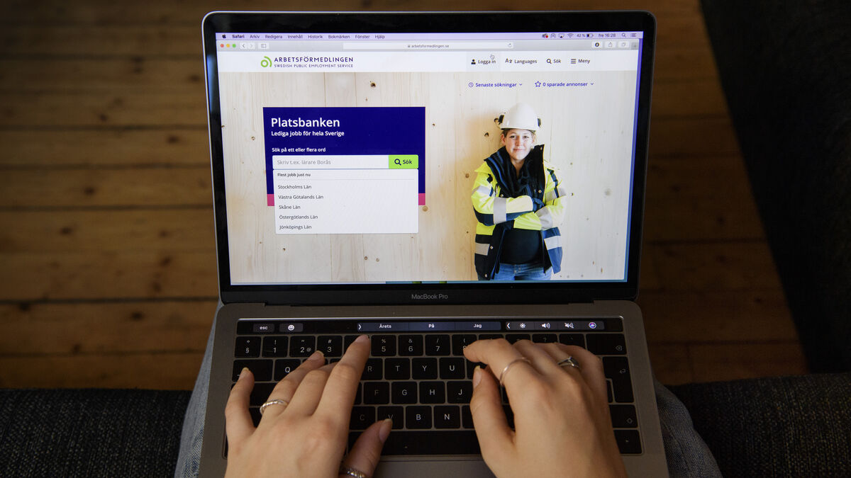 Fewer people are applying for unemployment benefits in Sweden in May