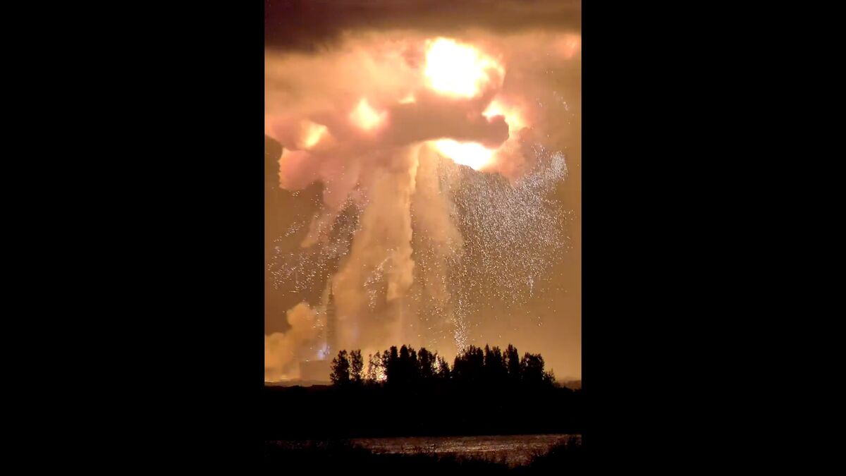 Bezos' rocket exploded, could affect lunar plans