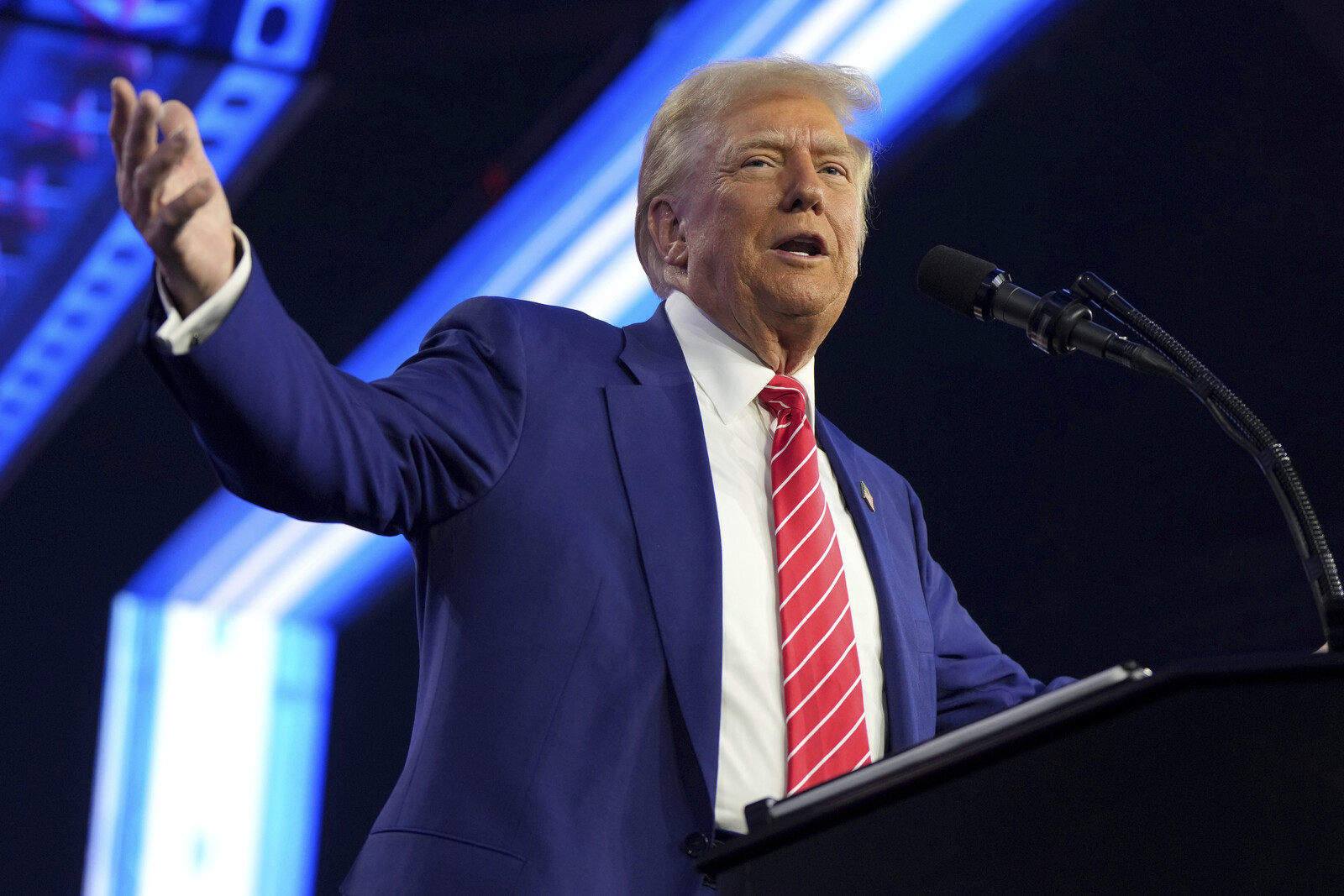 Trump: Putin wants to meet