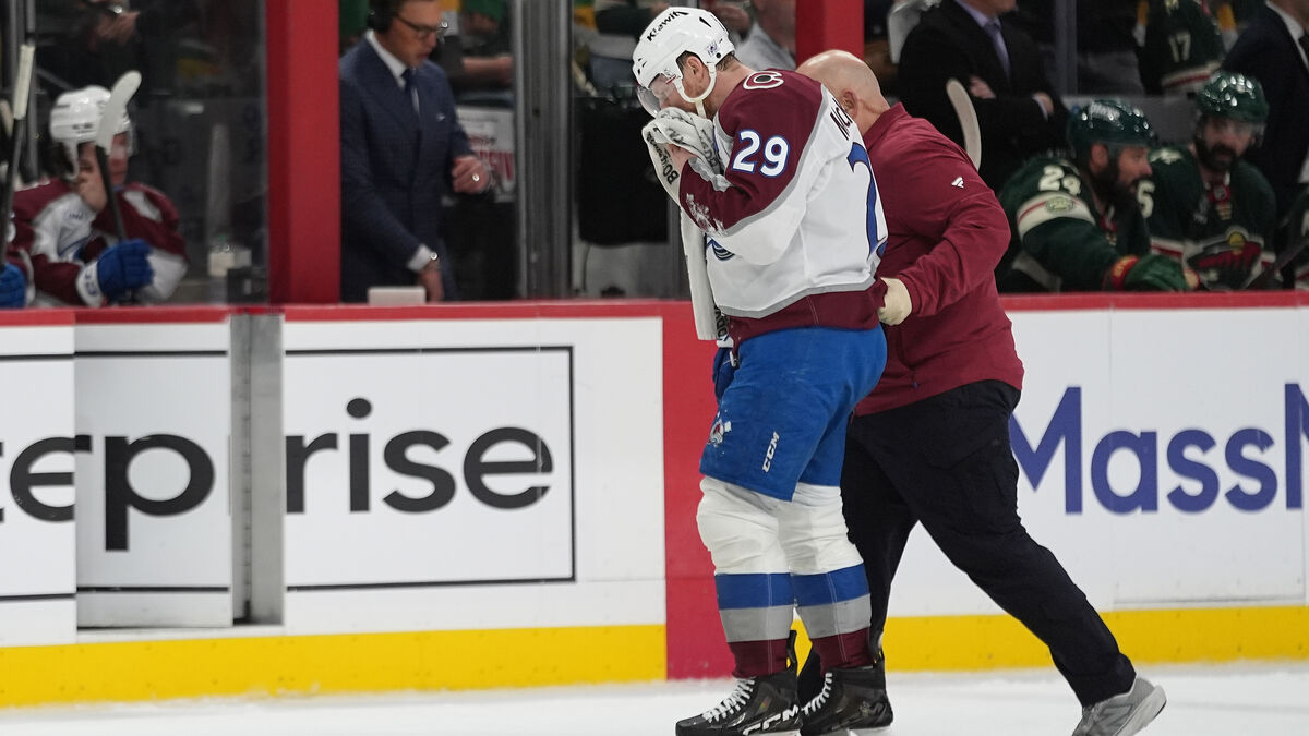 MacKinnon bloodied in Colorado's Stanley Cup playoff win