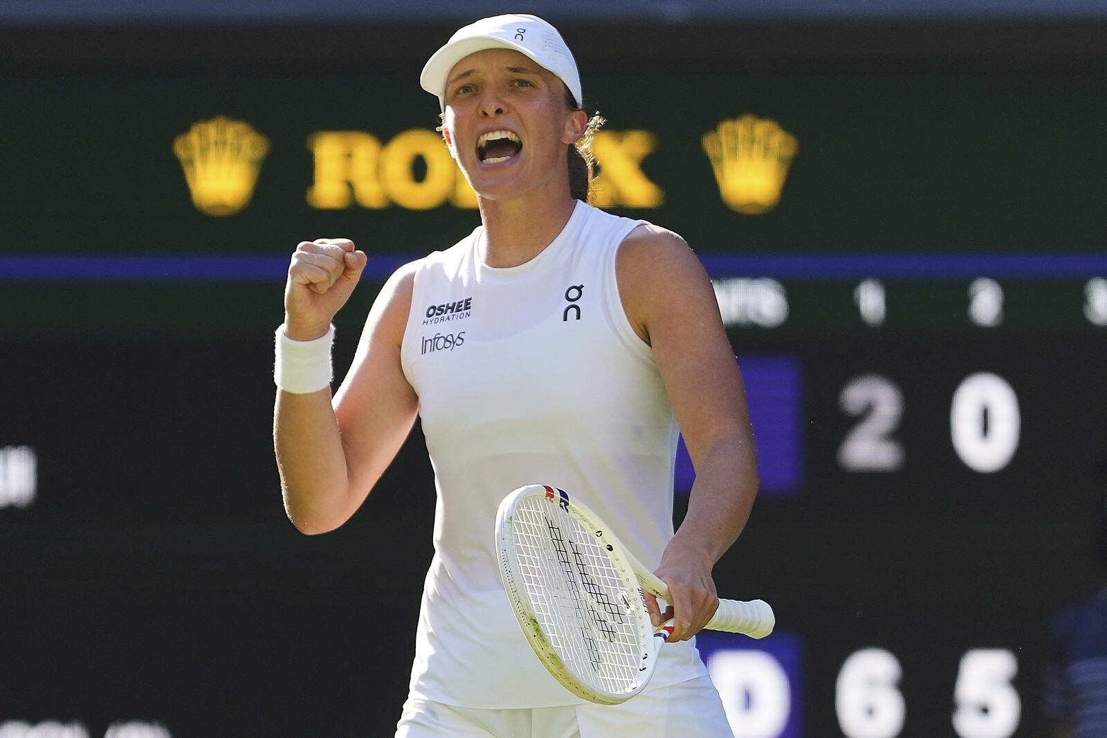 Swiatek and Anisimova Set for