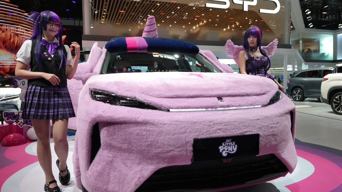 China’s carmakers face shipping crunch