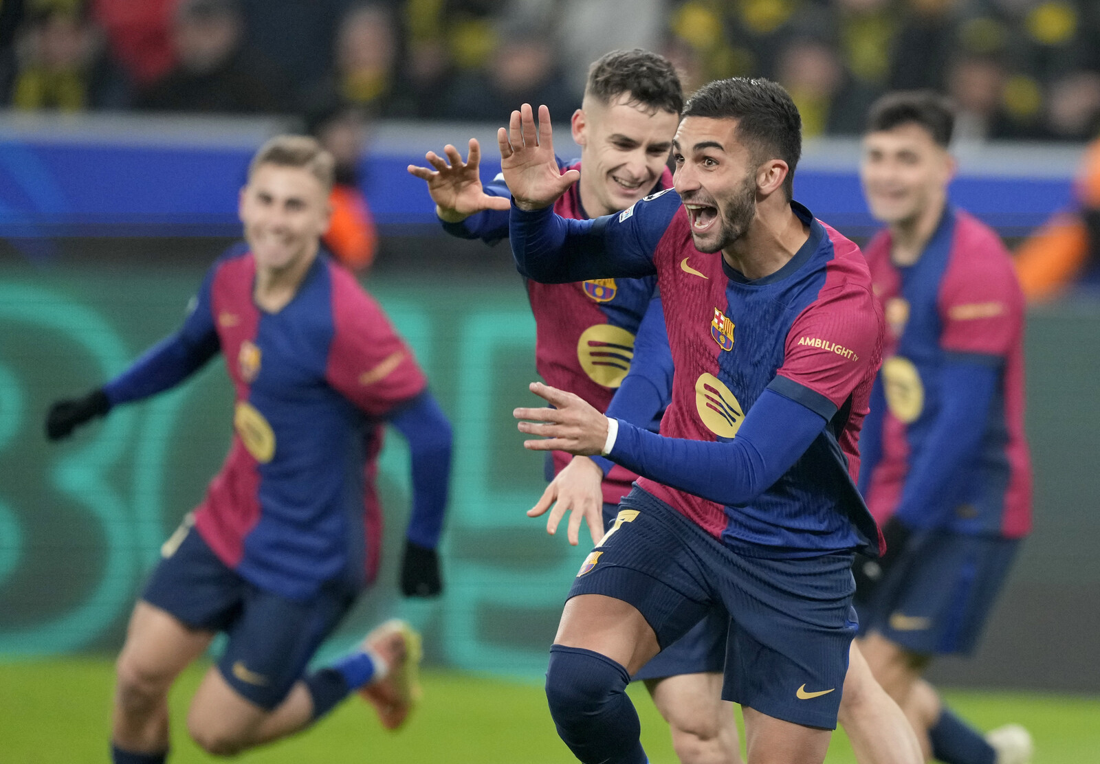 Torres Barcelona's matchwinner – new blow for City