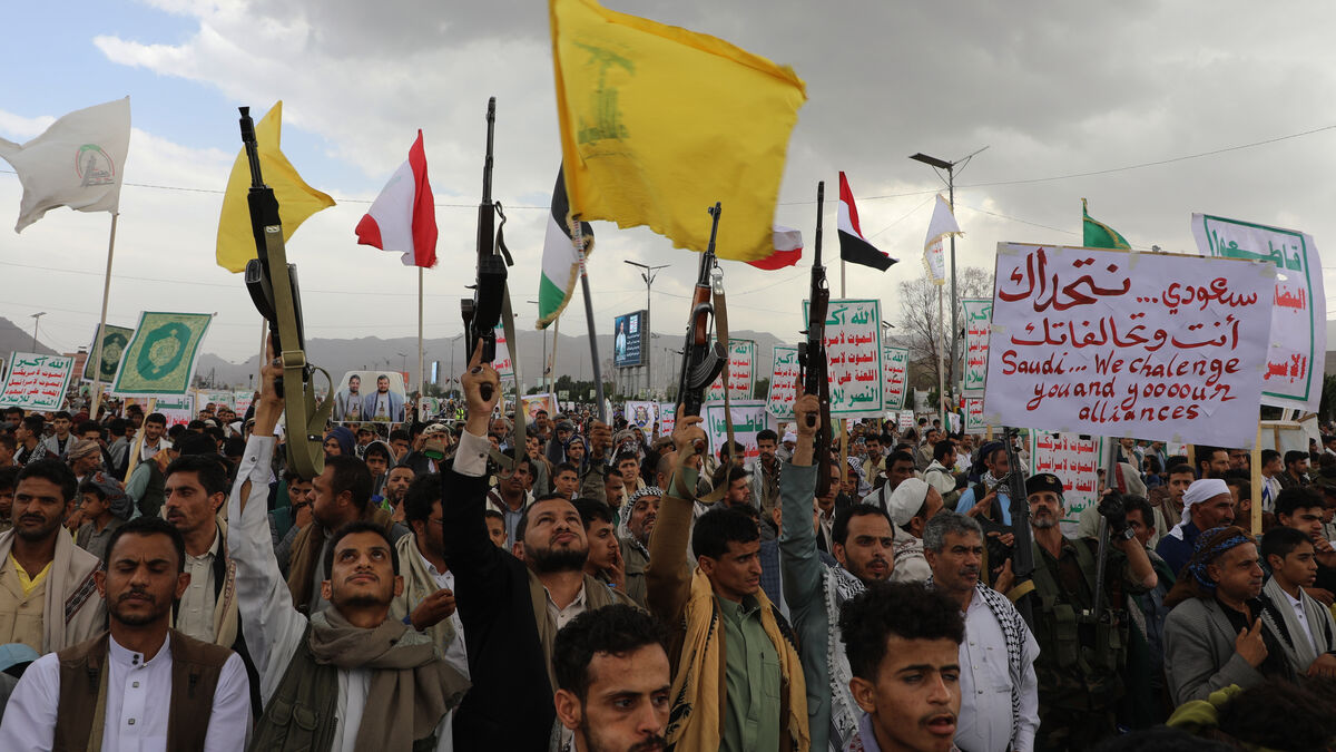 Houthis say they fired ballistic