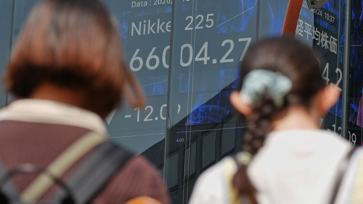 Asian stock markets fall at start of trading week, with Hong Kong down 2%