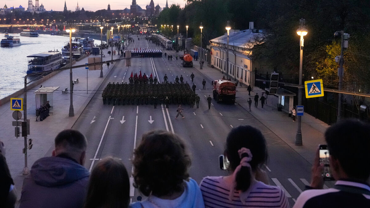 Moscow Victory Parade scaled back amid warnings of attacks