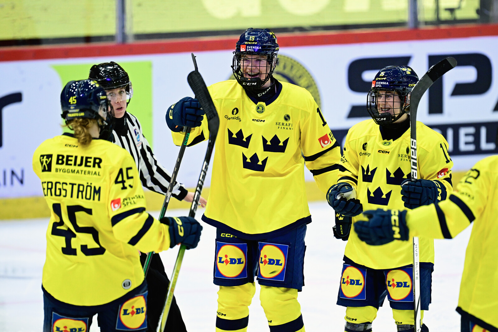 Swedish Women's Hockey Team Renamed to Tre Kronor Dam